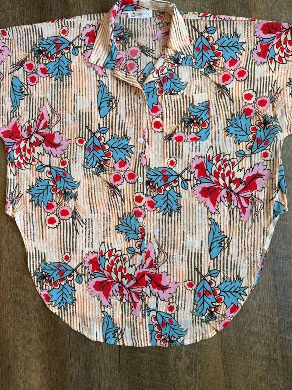 CUPSHE Women’s Floral Short-Sleeve Oversized Button-Up Coverup Shirt Size Small - Picture 4 of 12